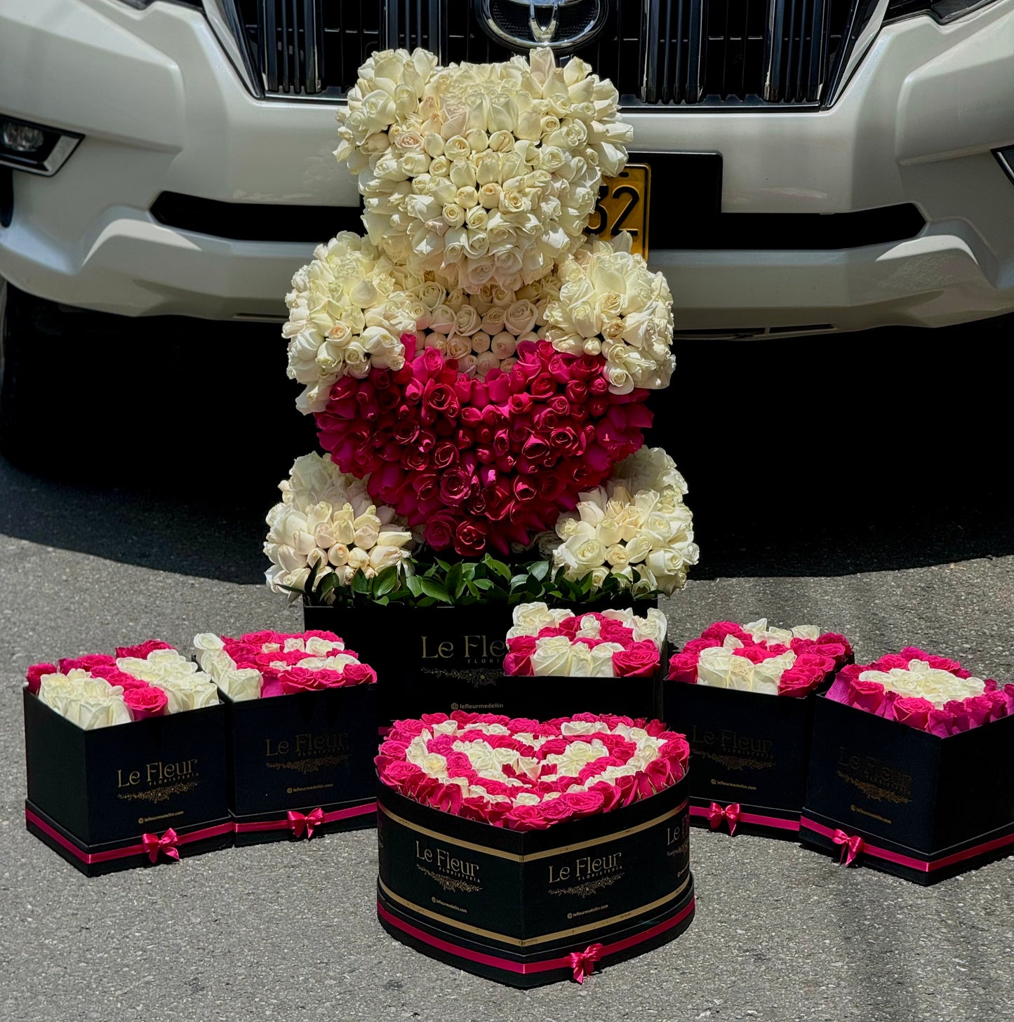 Oso Teddy 1.5 Metros 🧸Con 1.800 Rosas Hechos a Mano + Te Amo + Corazon XL 120 rosas