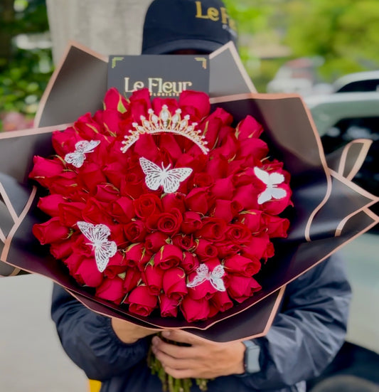 Buquet De 100 Rosas De Exportacion Grande 🌹+ Corona pequeña 👑 + Mariposas