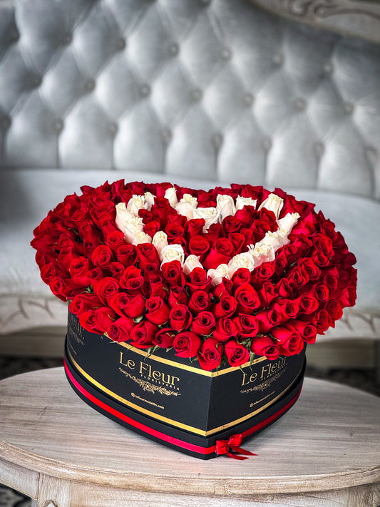 Corazon Gigante 3D con 250 Rosas con corazon blanco con rojo🌹