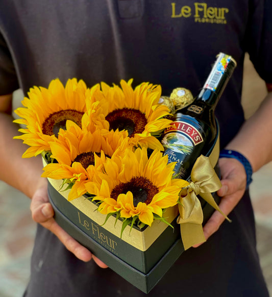 Corazon 4 Girasoles 🌻+ 3 Chocolates 🍫 + Baileys 375 ml 🍾