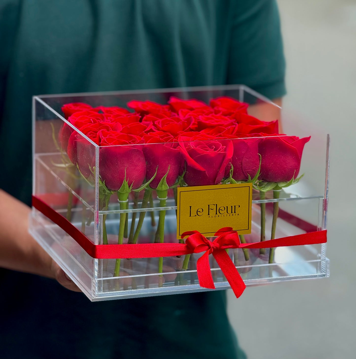 Caja Acrilica Con 25 Rosas Preservadas Con mas de 5 años de duración 🌹