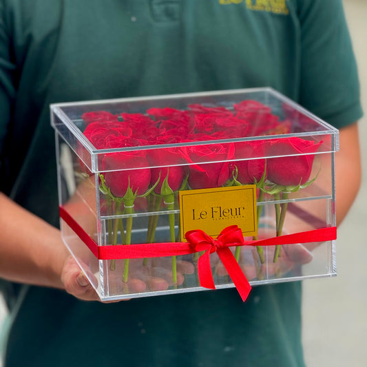 Caja Acrilica Con 25 Rosas Preservadas Con mas de 5 años de duración 🌹