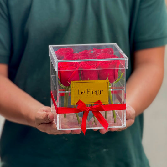 Caja Acrilica Con 9 Rosas Preservadas Con mas de 5 años de duración 🌹