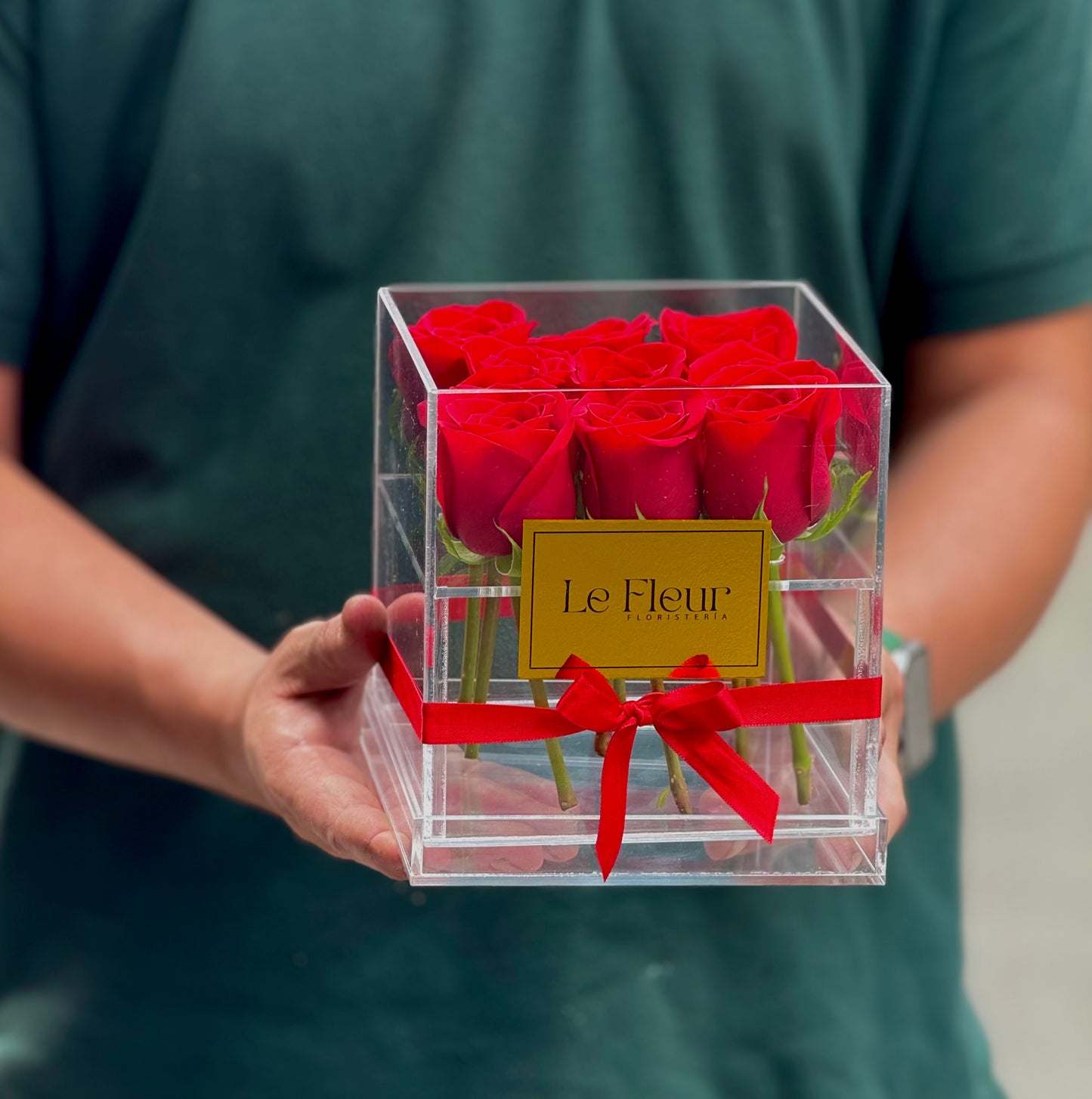 Caja Acrilica Con 9 Rosas Preservadas Con mas de 5 años de duración 🌹