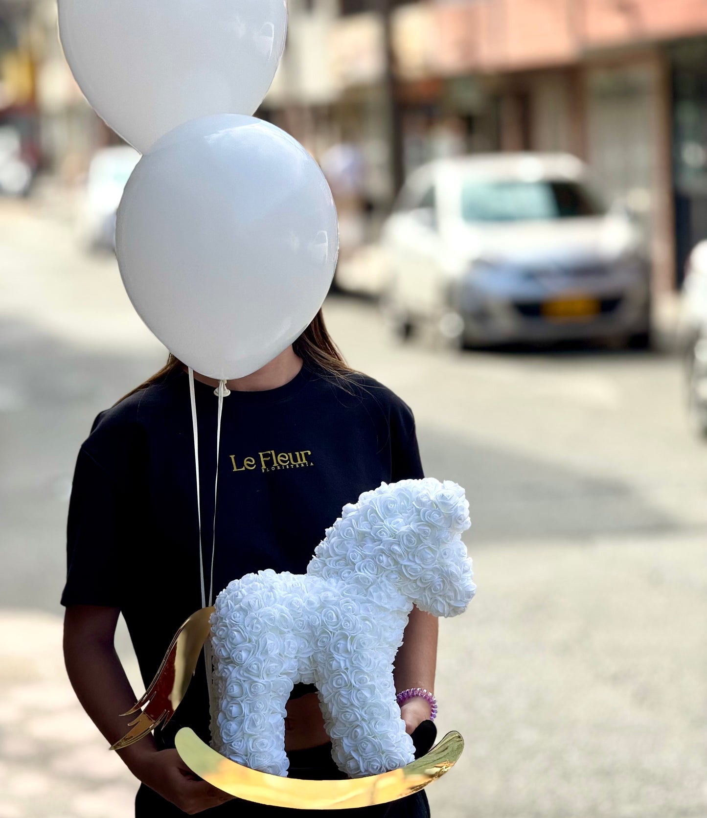 Caballo 40 Cm Blanco🐴 De Rosas , Base Acrilica y 2 Globos Hechos a Mano